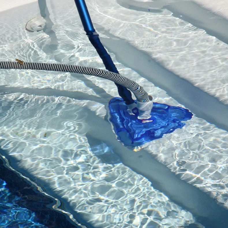 Deluxe Vacuum Head For Vinyl Pool Liners - Image 2